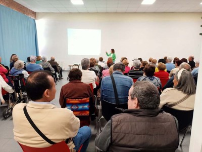 Bihotzetik adinekoen topaketara joan gara Otxarkoagako eta Txurdinagako adinekoen topaketa