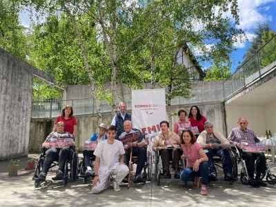 Grupo del taller de reminiscencia y fútbol de la Residencia Barandiaran