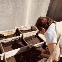 Renovando el huerto de la Residencia de mayores Txurdinagabarri de Bilbao