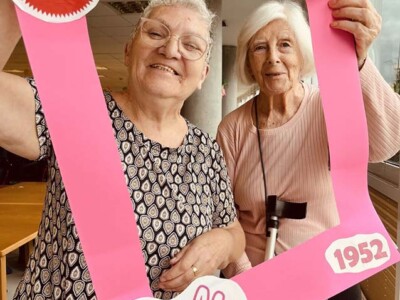 “Barbiek” panpinen mundura garamatza Dos residentes de Txurdinagabarri