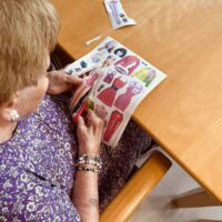 “Barbiek” panpinen mundura garamatza “Barbiek” panpinen mundura garamatza