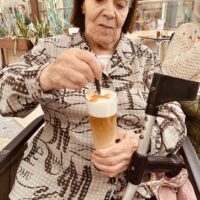 Bilbo erdialdean paseoan Bilbo erdialdean paseoan