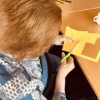 Emakumezkoen futbolari buruz hizketan Celebrando el Mundial femenino en la Residencia Txurdinagabarri