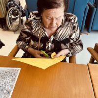 Emakumezkoen futbolari buruz hizketan Celebrando el Mundial femenino en la Residencia Txurdinagabarri