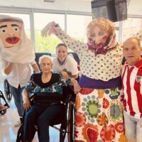 Aste Nagusiaz topera disfrutatzen Aste Nagusiaz topera disfrutatzen