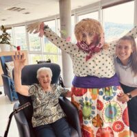 Aste Nagusiaz topera disfrutatzen Aste Nagusiaz topera disfrutatzen