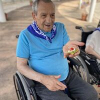 Aste Nagusiaz topera disfrutatzen Aste Nagusiaz topera disfrutatzen