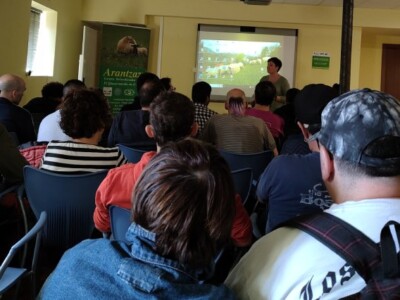 25 pacientes de Aita Menni disfrutan en Arantzazu del proyecto social "Elkarrekin bila"