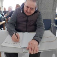 Euskararen Eguna da, txoriburu!