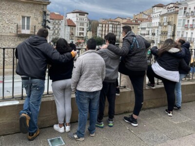 Abenduaren 12an, unitate hauetako paziente talde handi bat: Lege Psikiatria, Zainketa Bereziak, Adimen Desgaitasuna eta Trantsizioko Adimen Desgaitasuna, eguna Gasteizen igarotzera animatu ziren