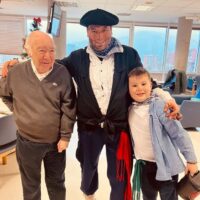 Olentzerok eta haren familiak bisitatu gaituzte Olentzerok eta haren familiak bisitatu gaituzte