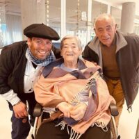 Olentzerok eta haren familiak bisitatu gaituzte Olentzerok eta haren familiak bisitatu gaituzte