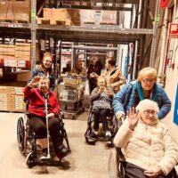 Goizean erosketak egiten Ikean Goizean erosketak egiten Ikean