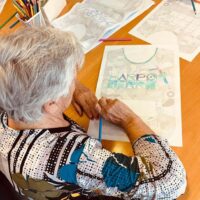 El testigo de la Korrika recorre la Residencia Txurdinagabarri