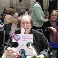 Adineko pertsonenganako begirada aldatzeko puzzle bat