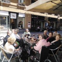 Adineko pertsonenganako begirada aldatzeko puzzle bat