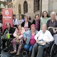 Adineko pertsonenganako begirada aldatzeko puzzle bat