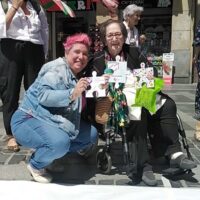 Adineko pertsonenganako begirada aldatzeko puzzle bat