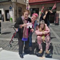 Adineko pertsonenganako begirada aldatzeko puzzle bat