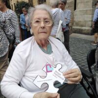 Adineko pertsonenganako begirada aldatzeko puzzle bat