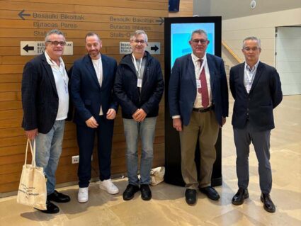 XXVII. Psikiatria Kongresu Nazionalean parte hartu dugu Donostian Ezkerretik eskuinera: Iñaki Madariaga, Jose Luis Giron, Pablo Moreno —Nafarroako Ahizpa Ospitalarien zuzendari medikoa—, Manuel Martin Carrasco eta Mikel Tellaeche