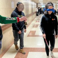 Personas con discapacidad intelectual, realizando una actividad