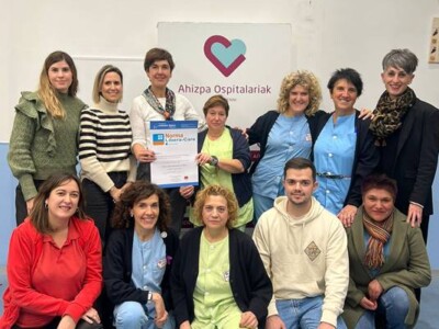 La Residencia Barandiaran obtiene la certificación "Libera Inicio" en cuidados sin sujeciones Integrantes del grupo motor de la Residencia Joxe Miel Barandiaran, con la certificación