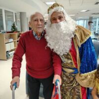 La visita de los Reyes pone el broche final a las celebraciones navideñas en Txurdinagabarri