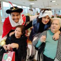 La visita de los Reyes pone el broche final a las celebraciones navideñas en Txurdinagabarri