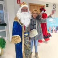 La visita de los Reyes pone el broche final a las celebraciones navideñas en Txurdinagabarri