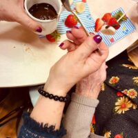 Cocina intergeneracional para el Día de la Madre