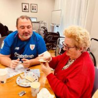 Cocina intergeneracional para el Día de la Madre