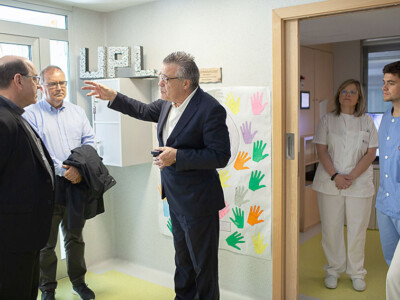 Apezpiku Konferentziako Espetxe Pastoraltzako ordezkariek Lege Psikiatriako Unitatea bisitatu dute UPLko arduraduna, Iñaki Madariaga, Rosello Monsinorea, Jose Antonio Garcia Quintana eta Lege Psikiatriako Unitateko langileak