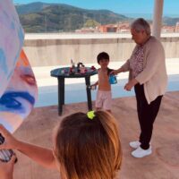 Pintura, juego, pulseras y helados