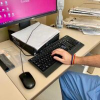 El Orgullo LGTBIQ+ se vive y se cuida también en el hospital