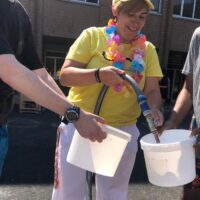 Udako festa ospitalean: egun freskagarri bat ur jolasen artean