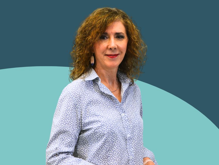 Marisa Merino, nueva directora gerente de Ospitalarioak Fundazioa Euskadi Retrato de una mujer sobre un fondo verde