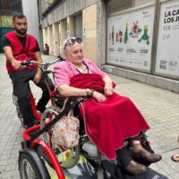 Recorriendo la ciudad en bicicleta