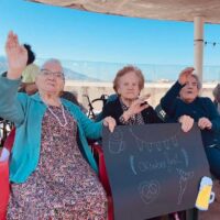 Bratwurstak, pretzelak eta garagardoa goiko terrazan: Prost! Bratwurstak, pretzelak eta garagardoa goiko terrazan: Prost!