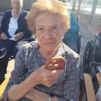 Bratwurstak, pretzelak eta garagardoa goiko terrazan: Prost! Bratwurstak, pretzelak eta garagardoa goiko terrazan: Prost!