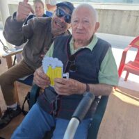 Bratwurstak, pretzelak eta garagardoa goiko terrazan: Prost! Bratwurstak, pretzelak eta garagardoa goiko terrazan: Prost!