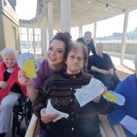 Bratwurstak, pretzelak eta garagardoa goiko terrazan: Prost! Bratwurstak, pretzelak eta garagardoa goiko terrazan: Prost!