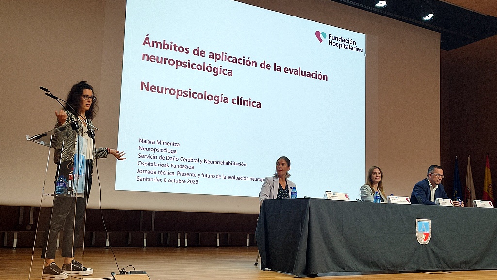 Naiara Mimentza: “La evaluación neuropsicológica no solo mide, sino que ayuda” Naiara Mimentza, durante su intervención