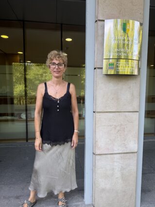 Euskera en el ámbito sanitario: Aprender euskera no era solo un objetivo. Era un sueño personal, y otra forma de cuidar más de cerca Fuensanta Mesa obtiene el B2 de euskera | Ospitalarioak Fundazioa Euskadi