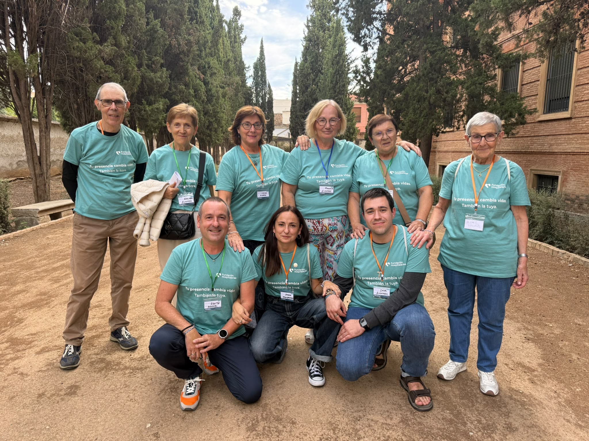 Ospitalarioak Fundazioa Euskadiko boluntario-ek esperientziak eta ezagutzak partekatu dituzte Boluntariotza Ospitalarioko IV. Kongresuan Representantes del voluntariado de Arrasate y Durango de Ospitalarioak Fundazioa Euskadi en el IV Congreso de Voluntariado Hospitalario celebrado en Granada.
